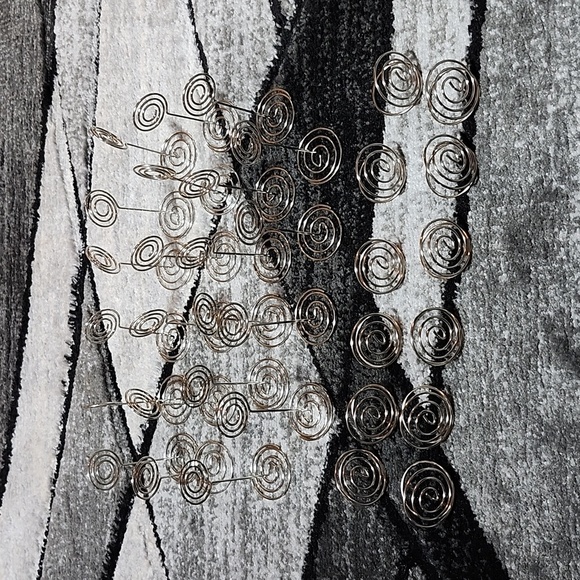 METAL SILVER TABLE NUMBERS CARDS MENU NAME PHOTOS SIGN TABLE HOLDERS 34 PIECE - Picture 8 of 11